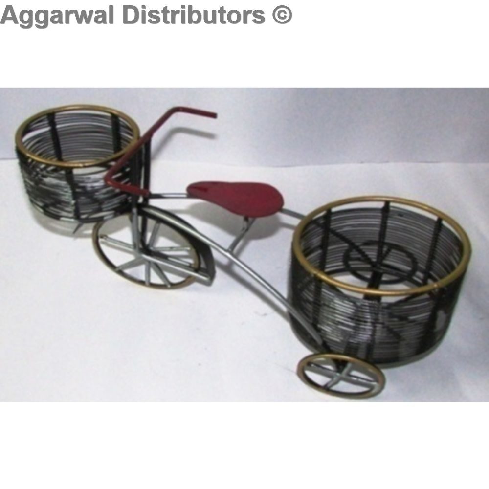Metal Cycle With Round Basket 1