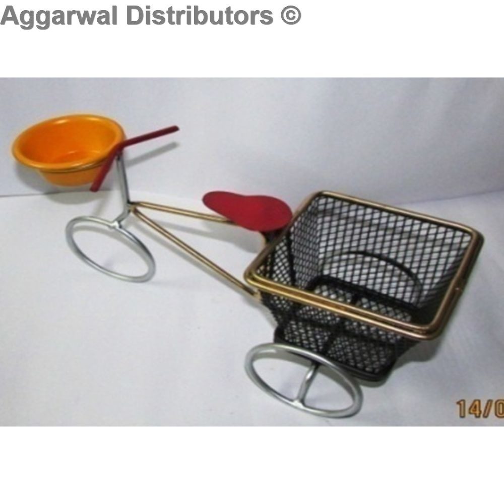 Metal Cycle With Square Basket 1